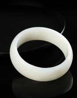 优悦生活uve翡翠玉石专场uve 天然优质老料和田玉正装手镯u1612618g02